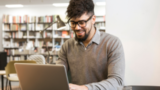 man borrows laptop